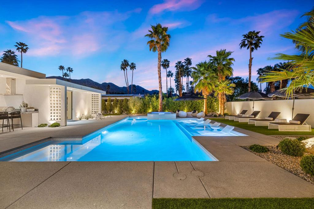 Magnesia Falls Cove - Residential
