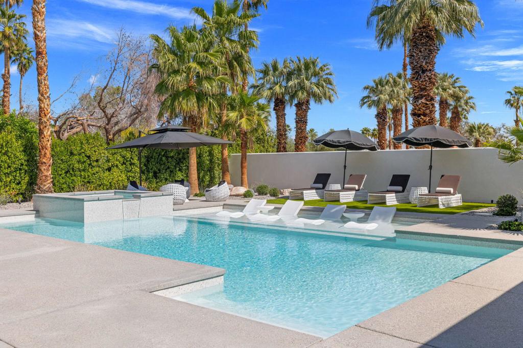 Magnesia Falls Cove - Residential