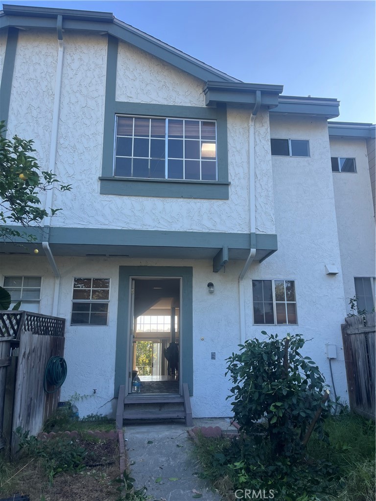 This is your opportunity to own entry level housing in the San Diego area for a fraction of the cost! Lots of amenities abound! Bring your imagination for what this home could be! Own your piece of the American Riviera today!