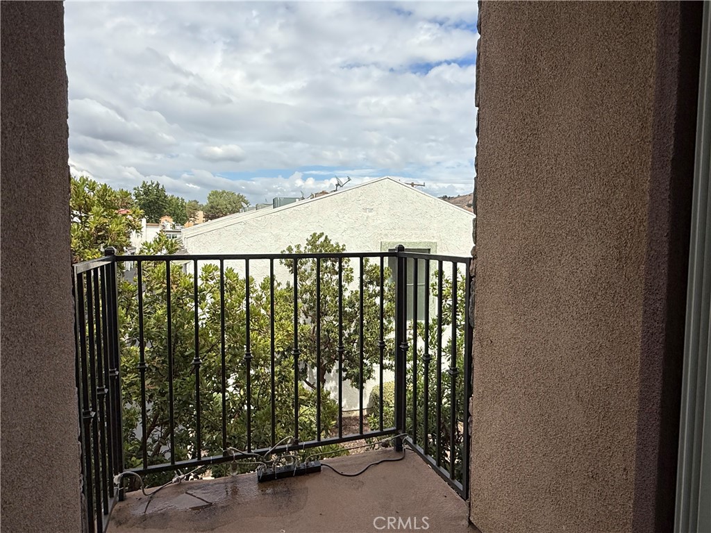 Agoura Country Townhomes (838) - Residential