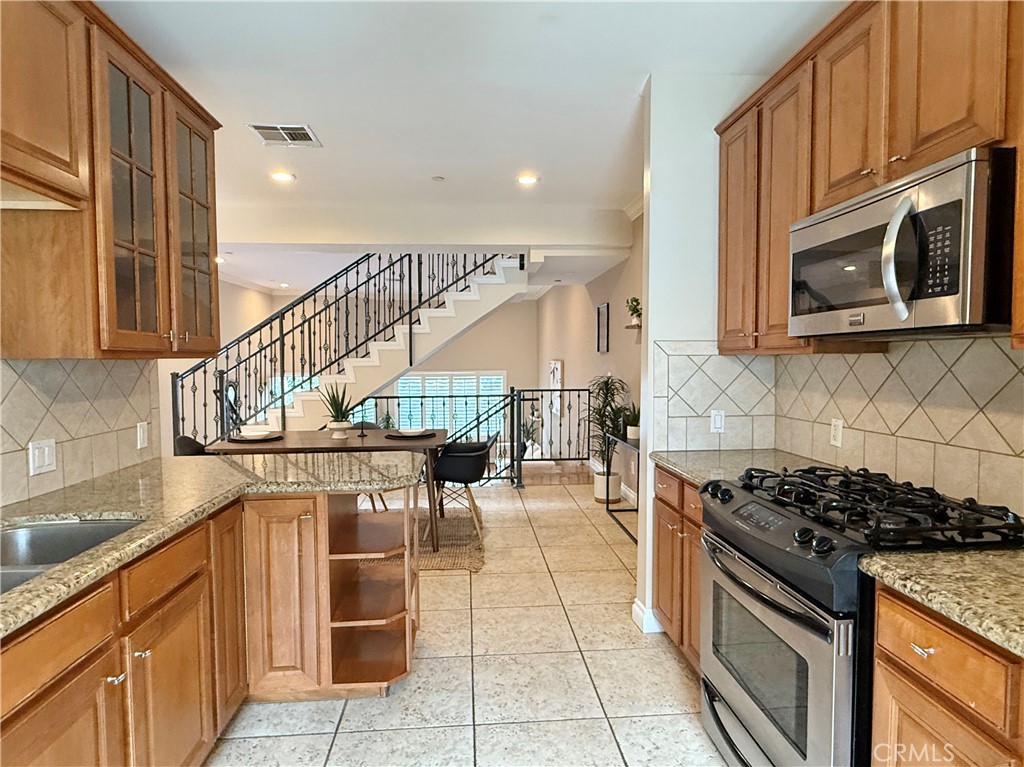 Agoura Country Townhomes (838) - Residential