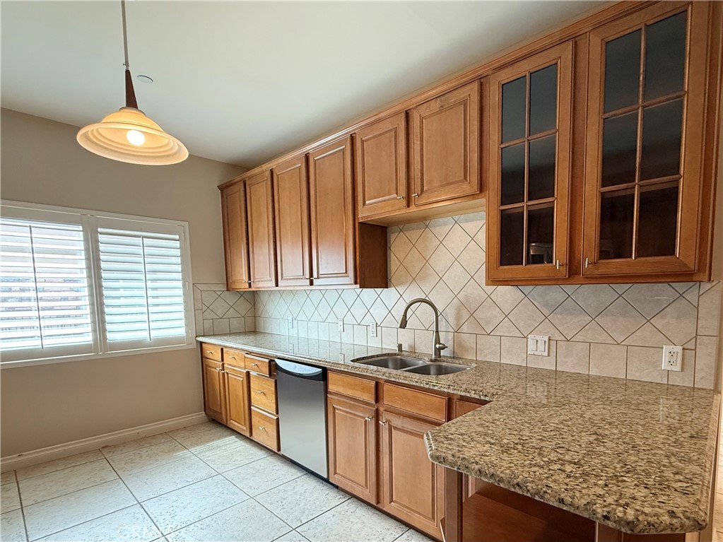 Agoura Country Townhomes (838) - Residential