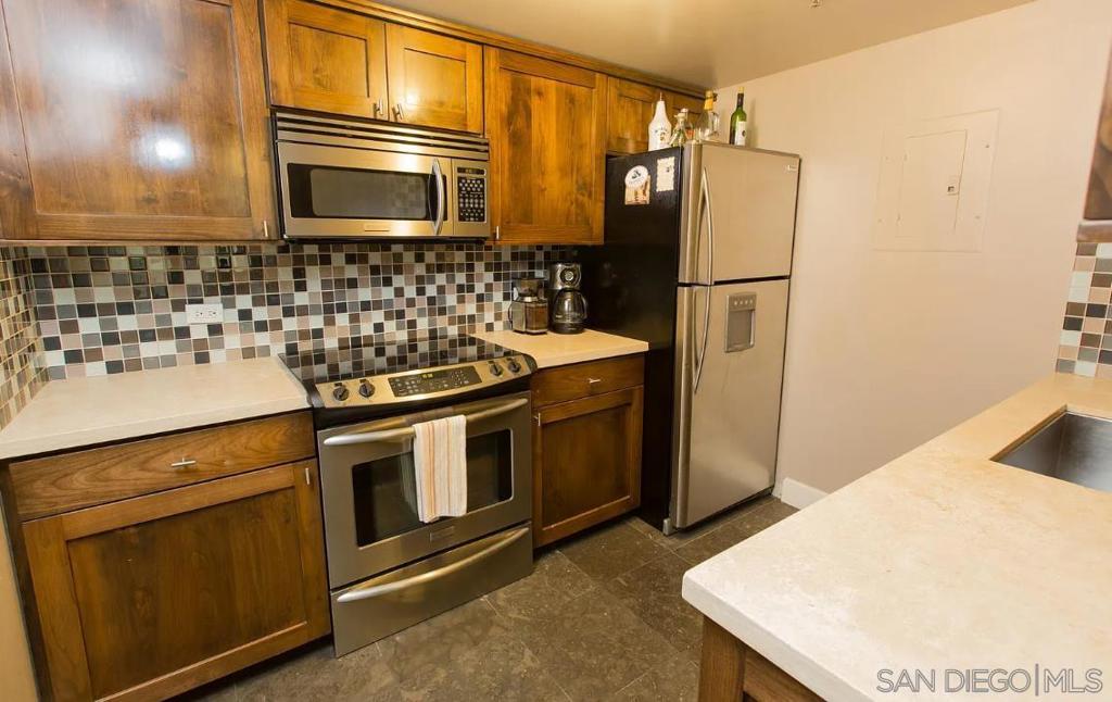 425 W Beech St 505