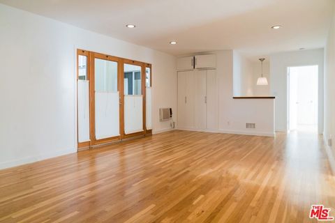 Photo of 1223 N Crescent Heights Boulevard, West Hollywood, CA 90046 (MLS # 26668895)