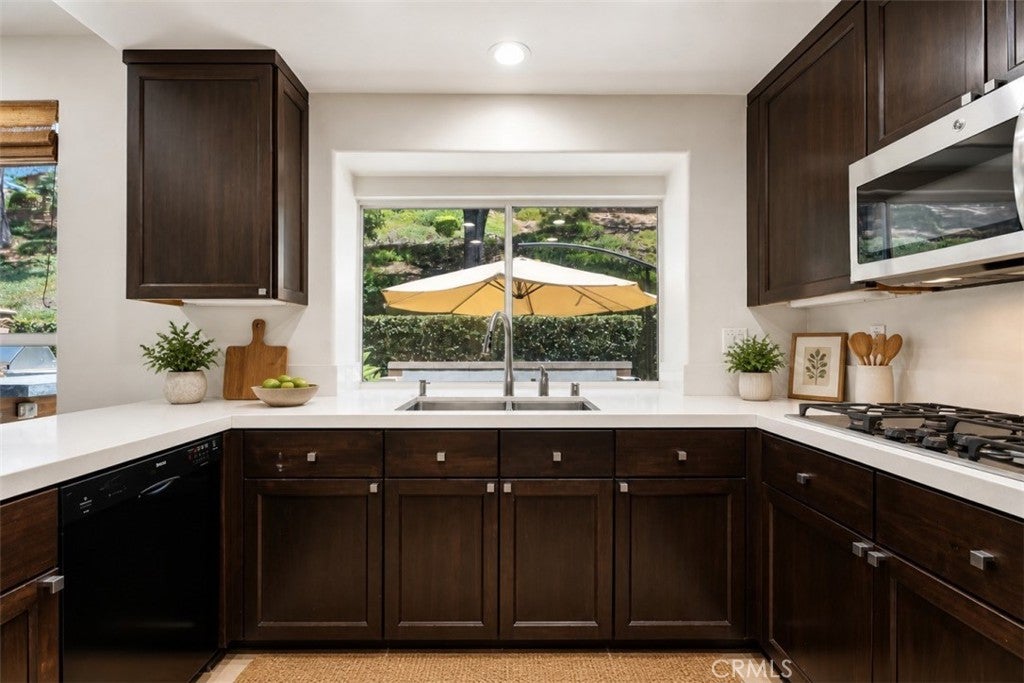 12 Chickadee Lane, Aliso Viejo CA 92656 - Photo 15