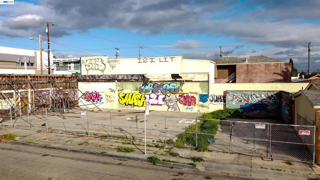 4601 Foothill
