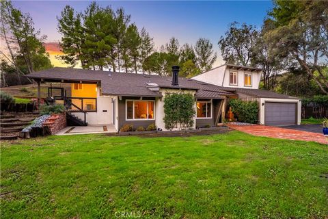 Photo of 2171 McKain Street, Calabasas, CA 91302 (MLS # SR25265481)