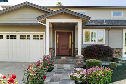Photo of 7454 Interlachen Ave Ave, San Ramon, CA 94583 (MLS # 41129972)