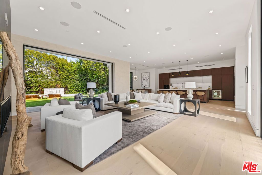 Photo of 12119 Travis Street, Los Angeles, CA 90049 (MLS # 25546455)