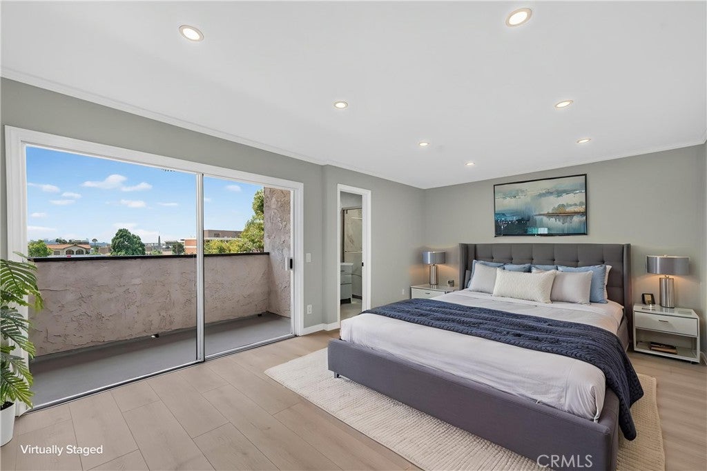 310 N Jackson Street 326