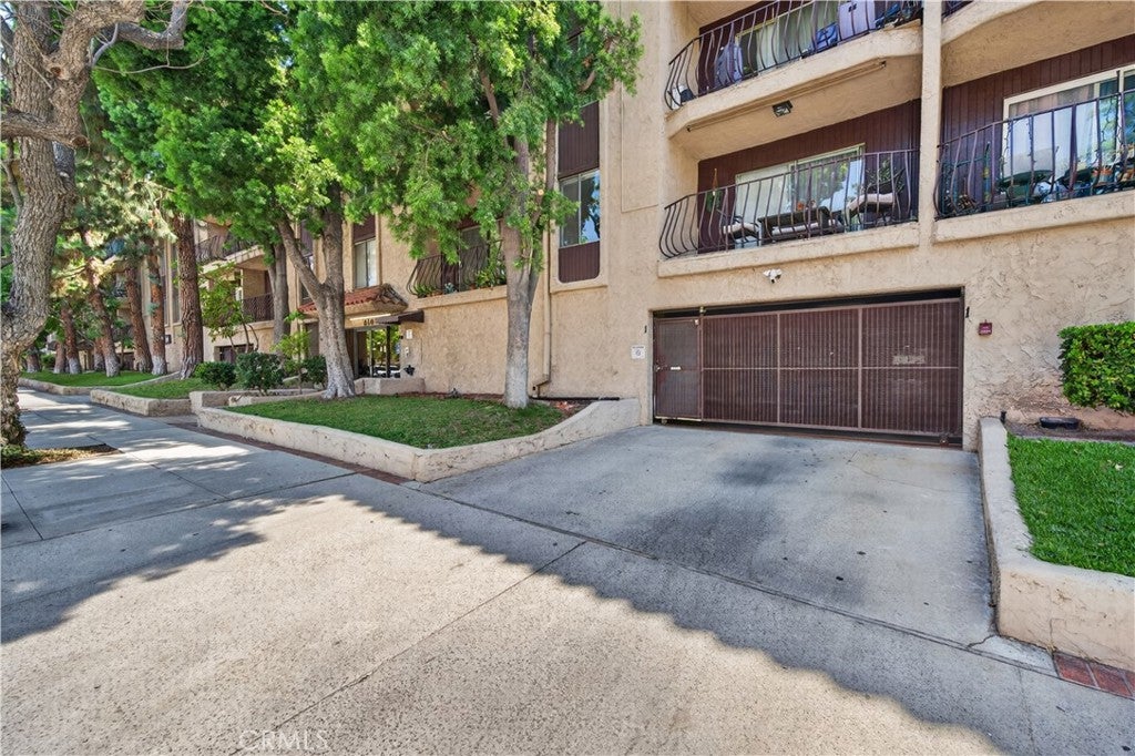 310 N Jackson Street 326