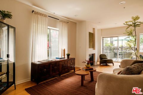 Photo of 11920 Goshen Avenue #101, Los Angeles, CA 90049 (MLS # 26828975)