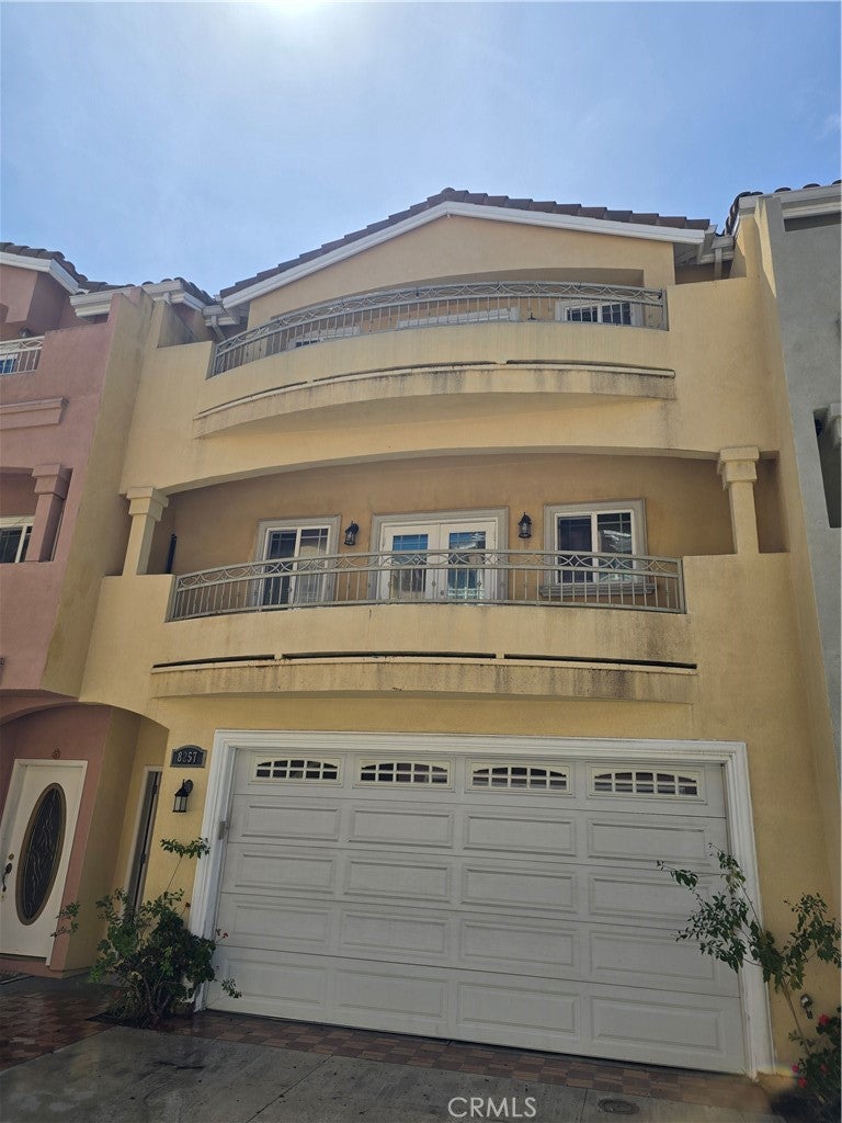 8257 saigon Place