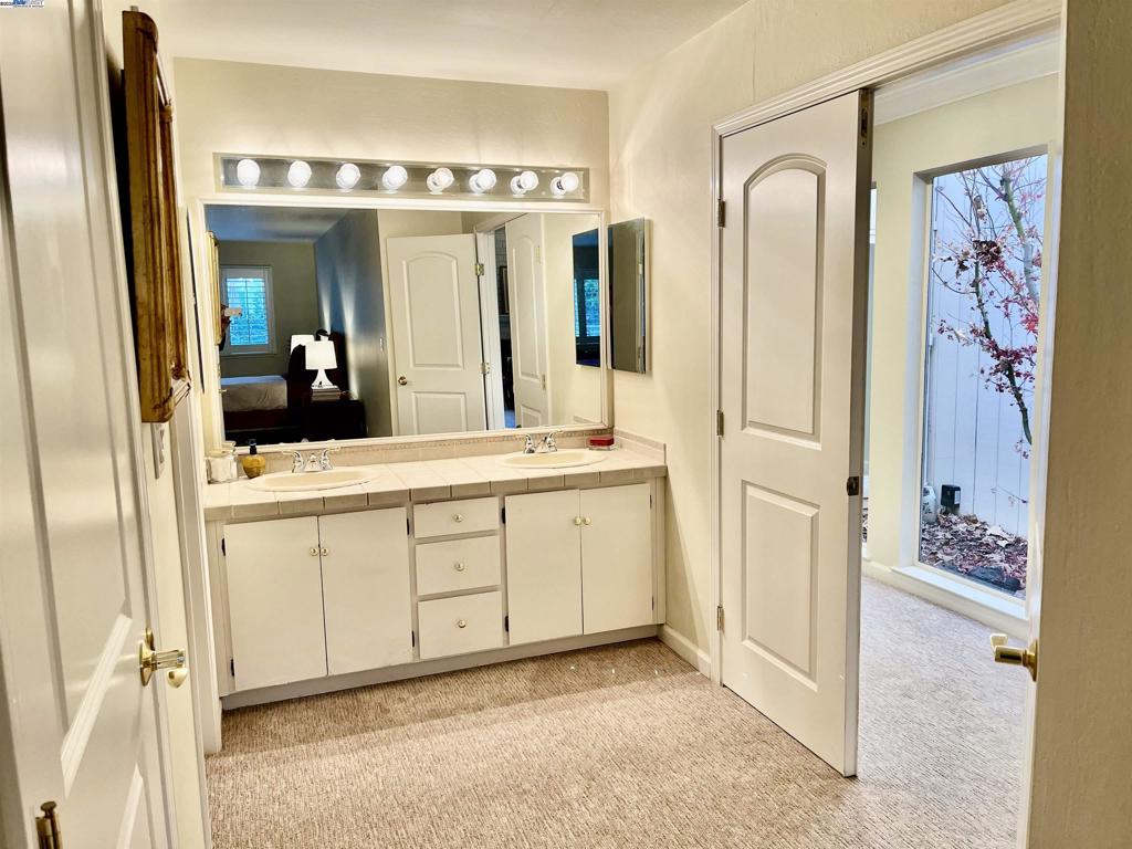 SYCAMOGLEN - Residential Lease