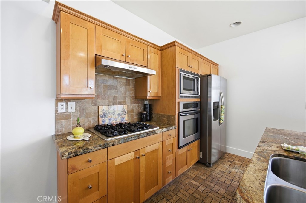506 S Brea