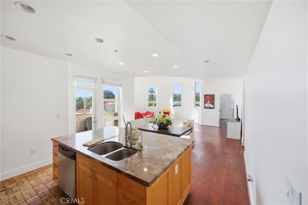 506 S Brea