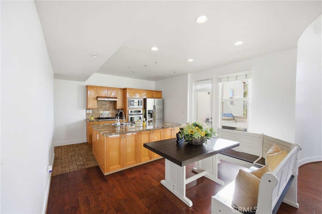 506 S Brea