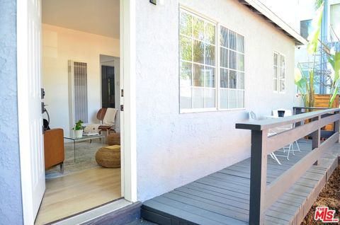 Photo of 830 Brooks Avenue, Venice, CA 90291 (MLS # 25615891)