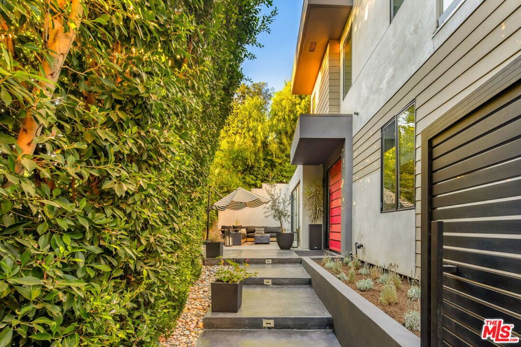 2260 Alcyona Drive