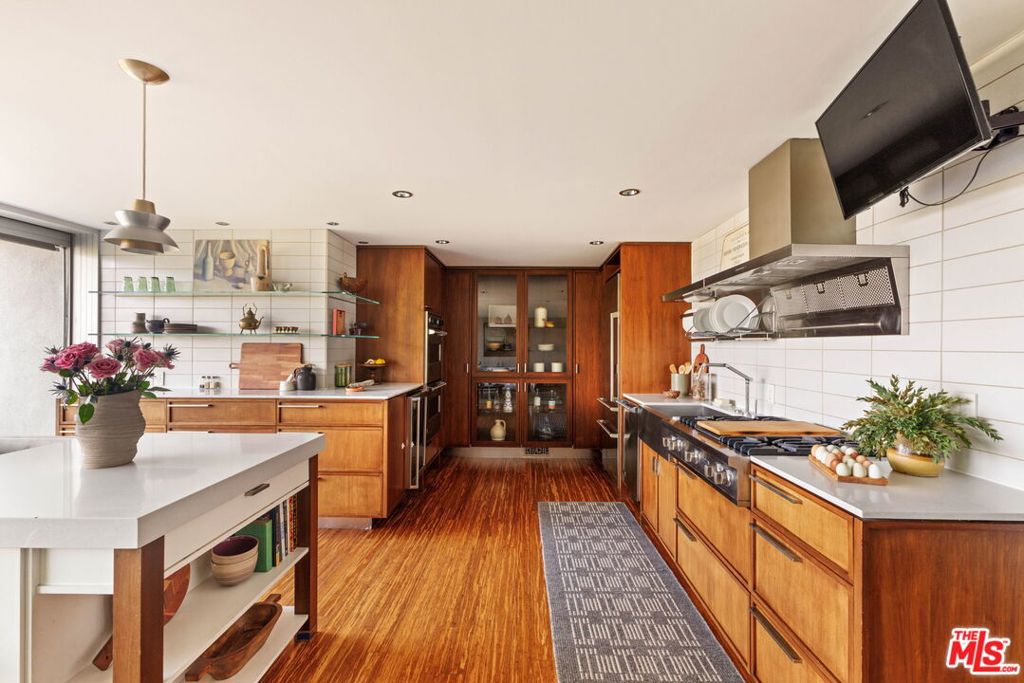 1290 Rancheros Road