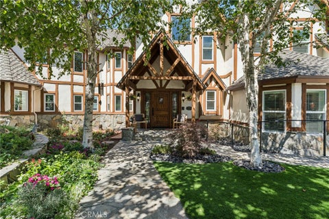 Photo of 29104 Bald Eagle Ridge Rd, Lake Arrowhead, CA 92352 (MLS # IG26200586)