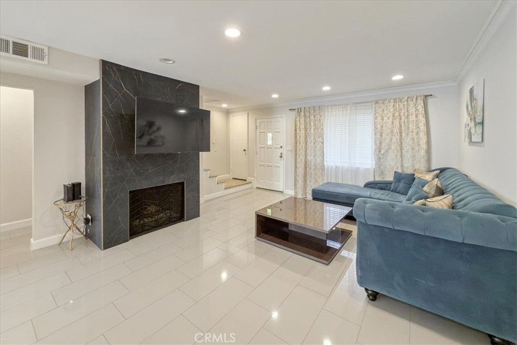 1156 San Rafael Ave 2, Glendale CA 91202
