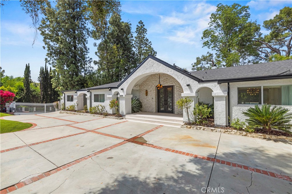 4250 Louise Avenue