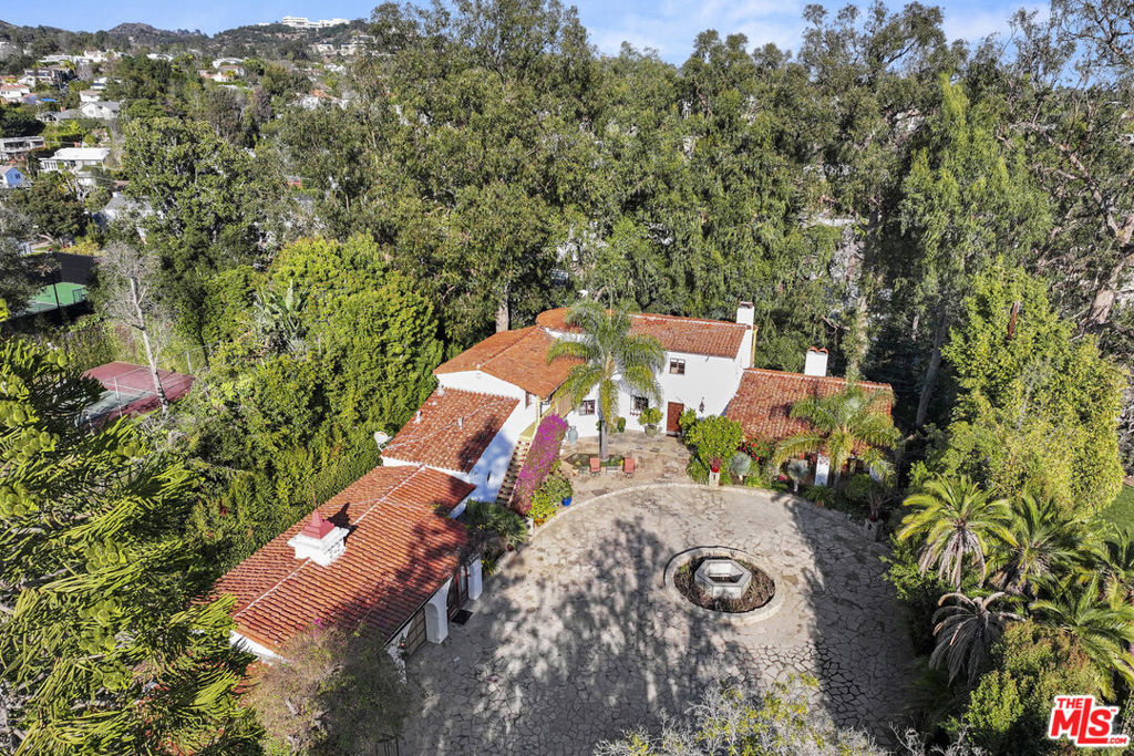 334 N Carmelina Avenue