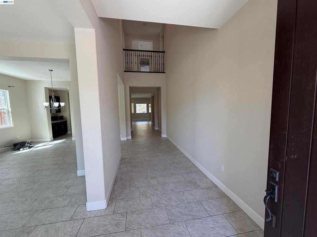 1695 N Terracina Dr Dr, Dublin CA 94568