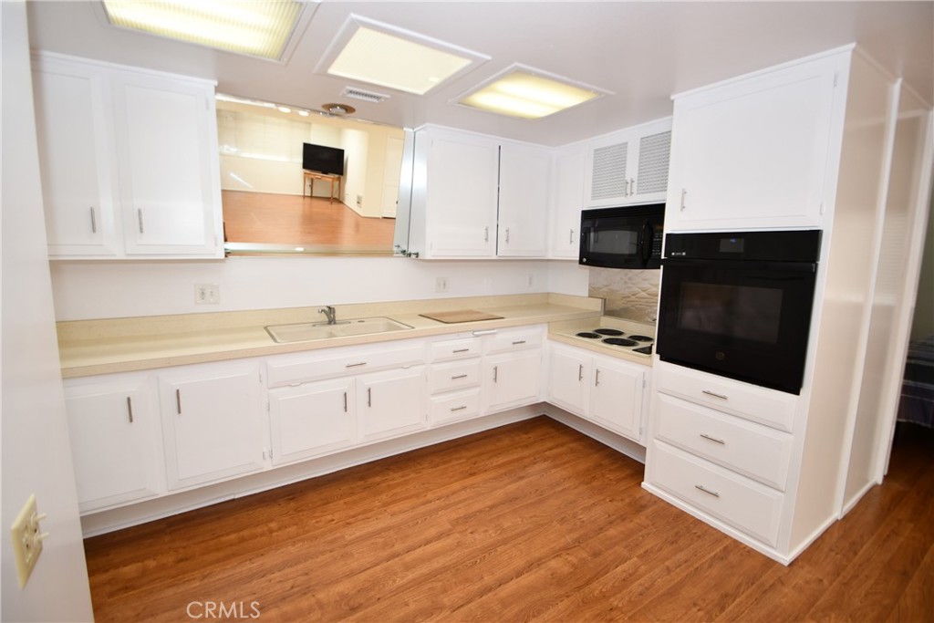 1842 Thunderbird Drive 1A