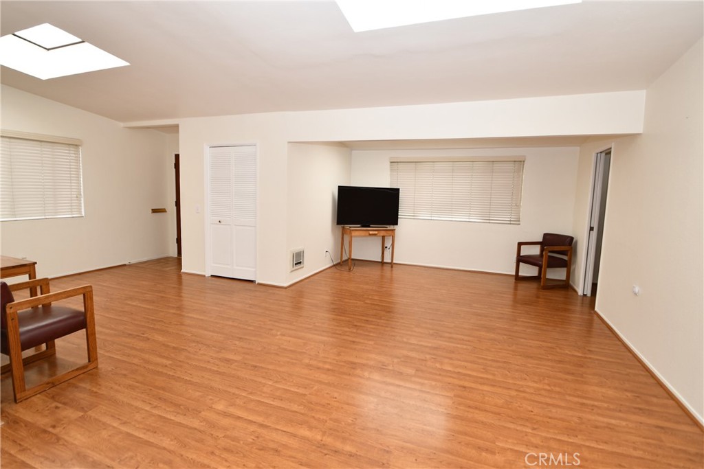 1842 Thunderbird Drive 1A