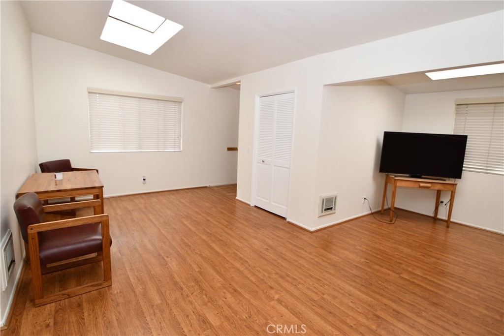 1842 Thunderbird Drive 1A