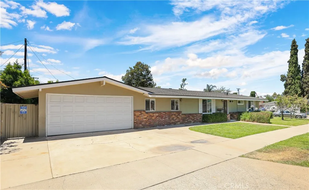 Orange, California 92868, United States, 4 Bedrooms Bedrooms, ,2 BathroomsBathrooms,Residential,Active,219058