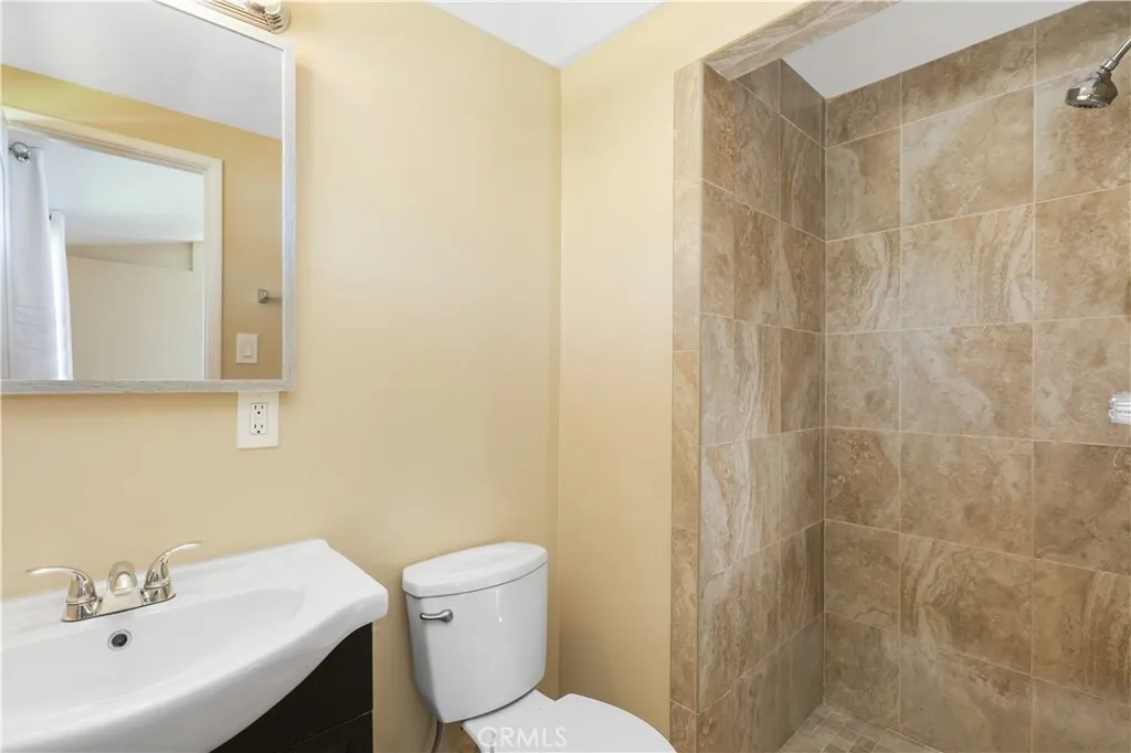 Orange, California 92868, United States, 4 Bedrooms Bedrooms, ,2 BathroomsBathrooms,Residential,Active,219058