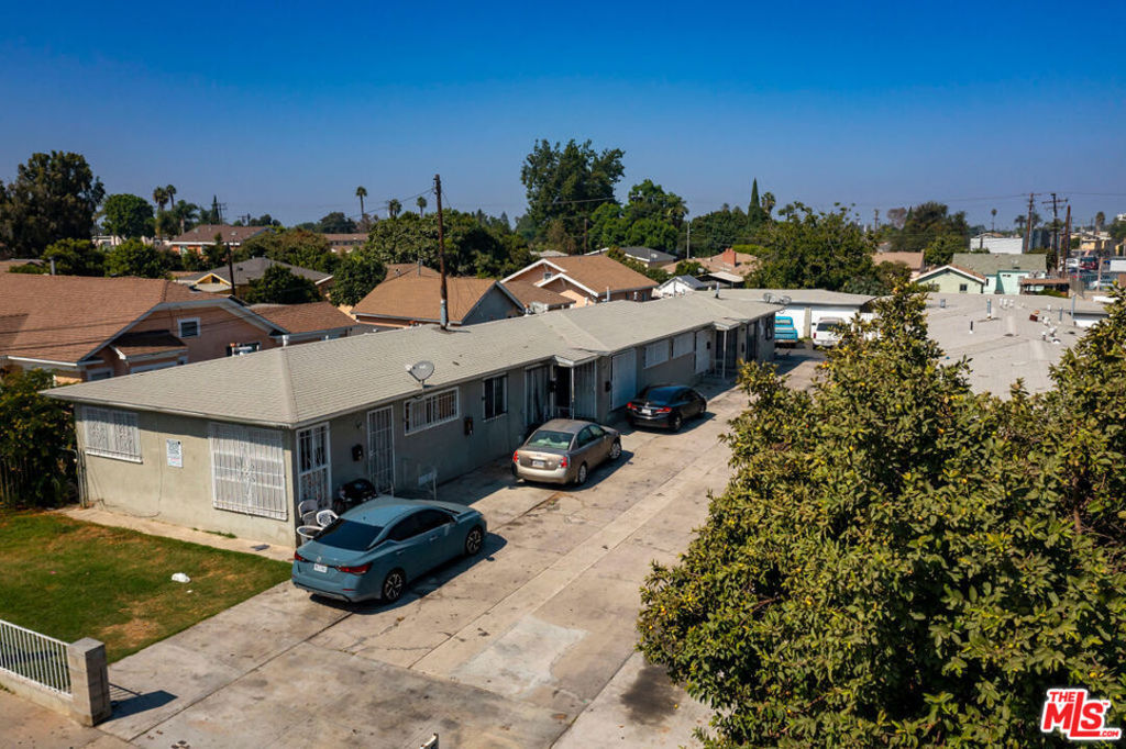 1307 E Peck Street