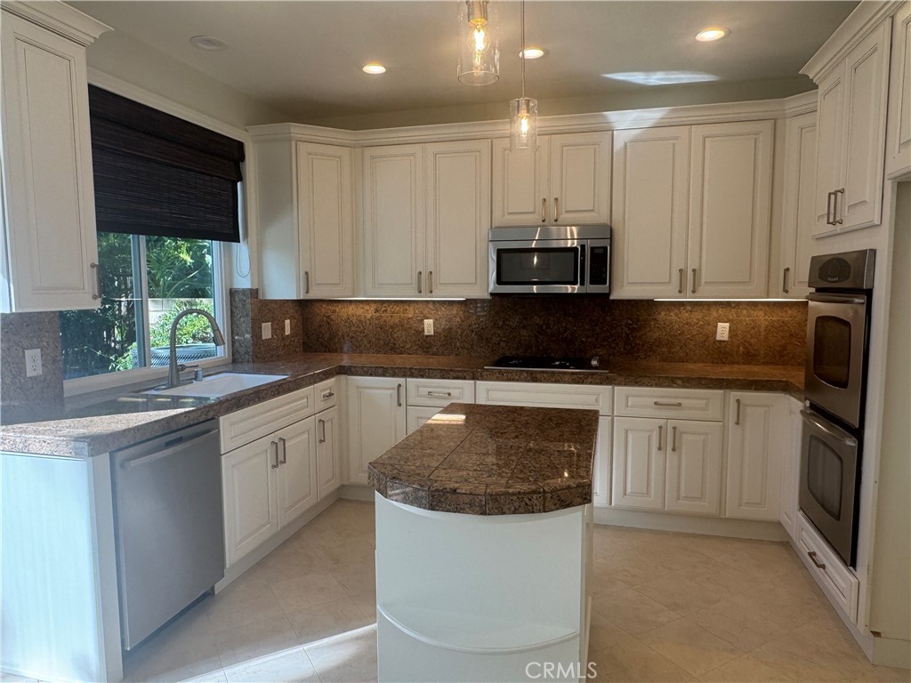 Knolls (KNOL) - Residential Lease