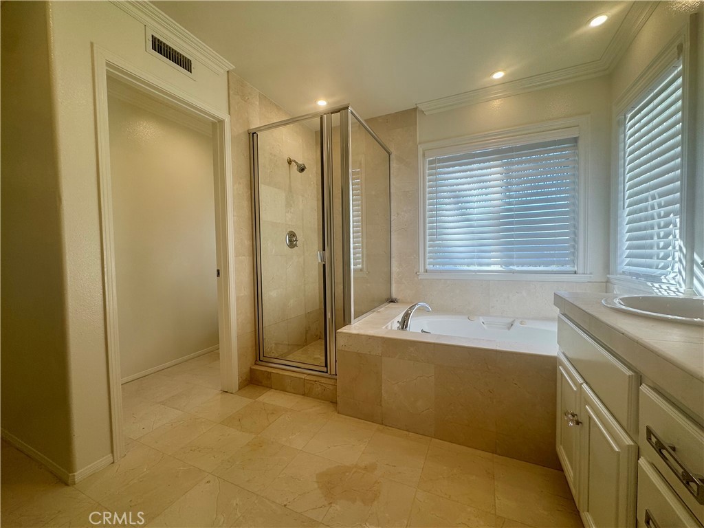 Knolls (KNOL) - Residential Lease