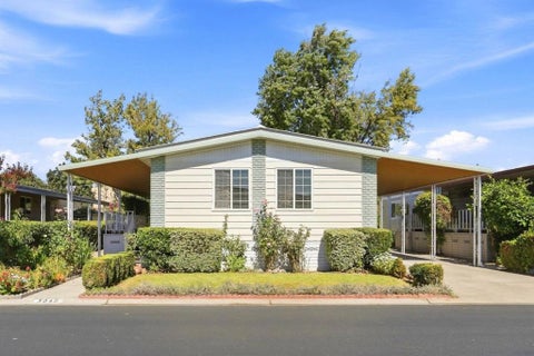 Photo of 3040 Oakbridge Drive #3040, San Jose, CA 95121 (MLS # ML82061542)