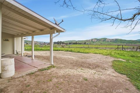 Tiny photo for 800 Truesdale Road Rd, Shandon, CA 93461 (MLS # NS26025470)