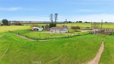 Tiny photo for 800 Truesdale Road Rd, Shandon, CA 93461 (MLS # NS26025470)