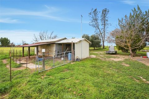 Tiny photo for 800 Truesdale Road Rd, Shandon, CA 93461 (MLS # NS26025470)