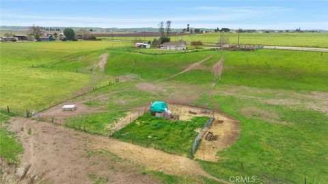 Tiny photo for 800 Truesdale Road Rd, Shandon, CA 93461 (MLS # NS26025470)