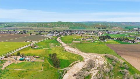 Tiny photo for 800 Truesdale Road Rd, Shandon, CA 93461 (MLS # NS26025470)