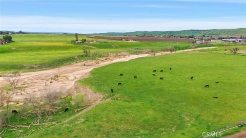 Tiny photo for 800 Truesdale Road Rd, Shandon, CA 93461 (MLS # NS26025470)