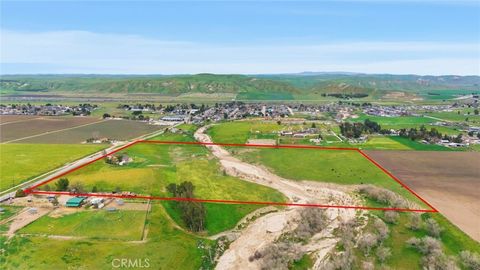 Tiny photo for 800 Truesdale Road Rd, Shandon, CA 93461 (MLS # NS26025470)