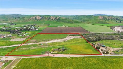 Tiny photo for 800 Truesdale Road Rd, Shandon, CA 93461 (MLS # NS26025470)