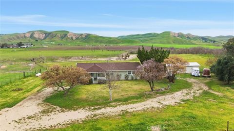 Tiny photo for 800 Truesdale Road Rd, Shandon, CA 93461 (MLS # NS26025470)