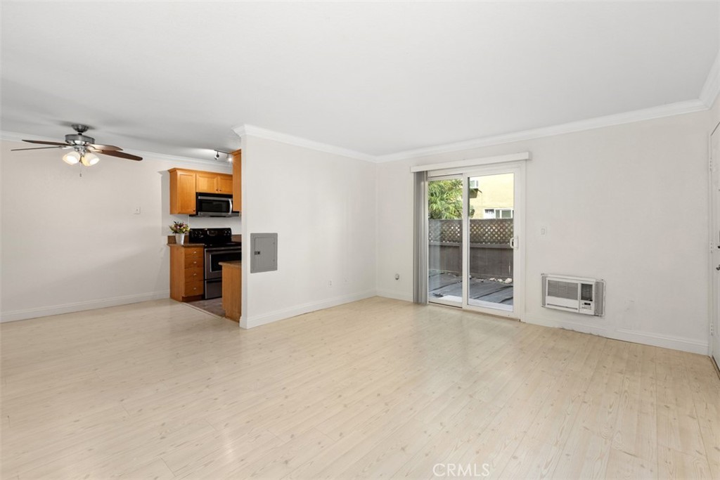 6750 Beadnell Way 3