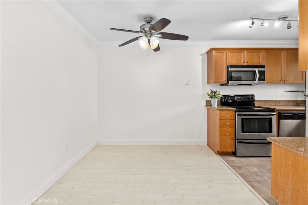 6750 Beadnell Way 3