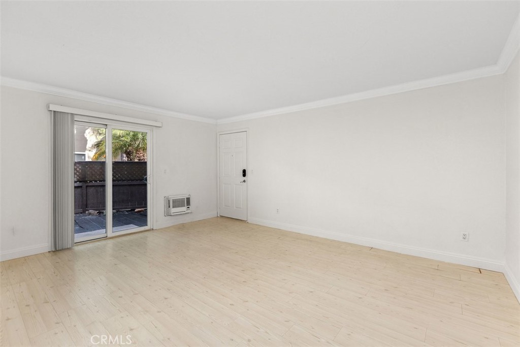 6750 Beadnell Way 3